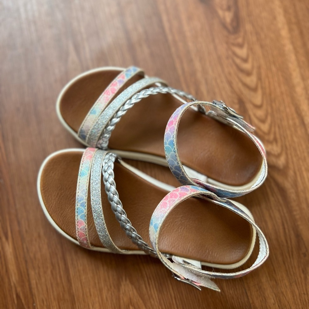 Toddler size 11 Sandals - Picture 5 of 8